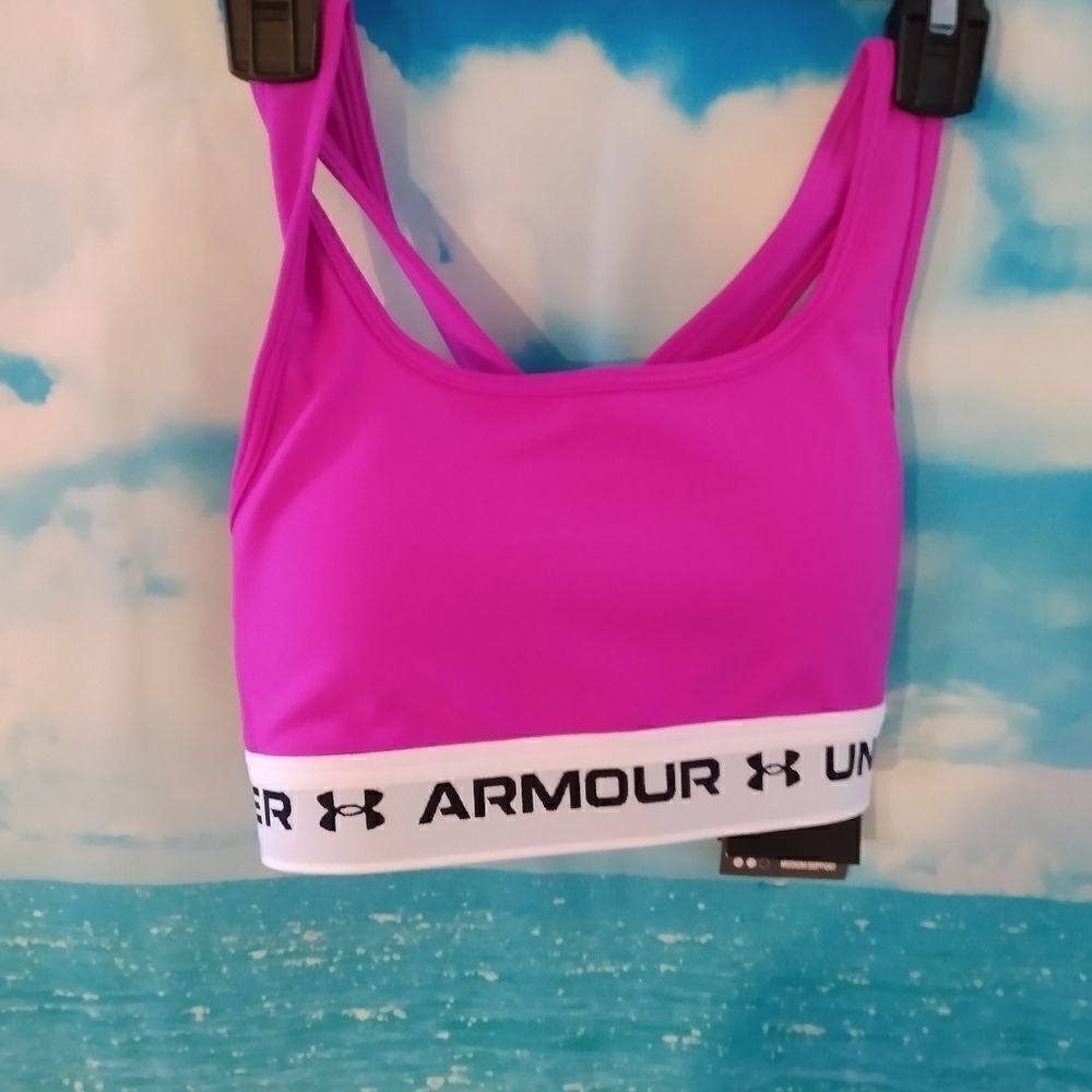 NWT: Under Armour, work out top.